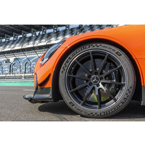 cụm phanh AMG thể thao Mercedes