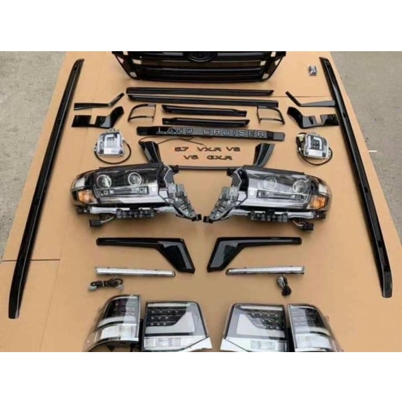   PHIÊN BẢN TOYOTA LAND CRUISER BLACKOUT PHIÊN BẢN ĐẦY ĐỦ. Nâng cấp LC của bạn thành Black Power Edition