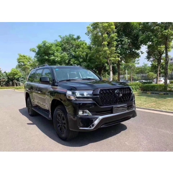   PHIÊN BẢN TOYOTA LAND CRUISER BLACKOUT PHIÊN BẢN ĐẦY ĐỦ. Nâng cấp LC của bạn thành Black Power Edition