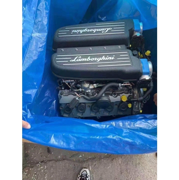 Động cơ lamborghini LP560 mới