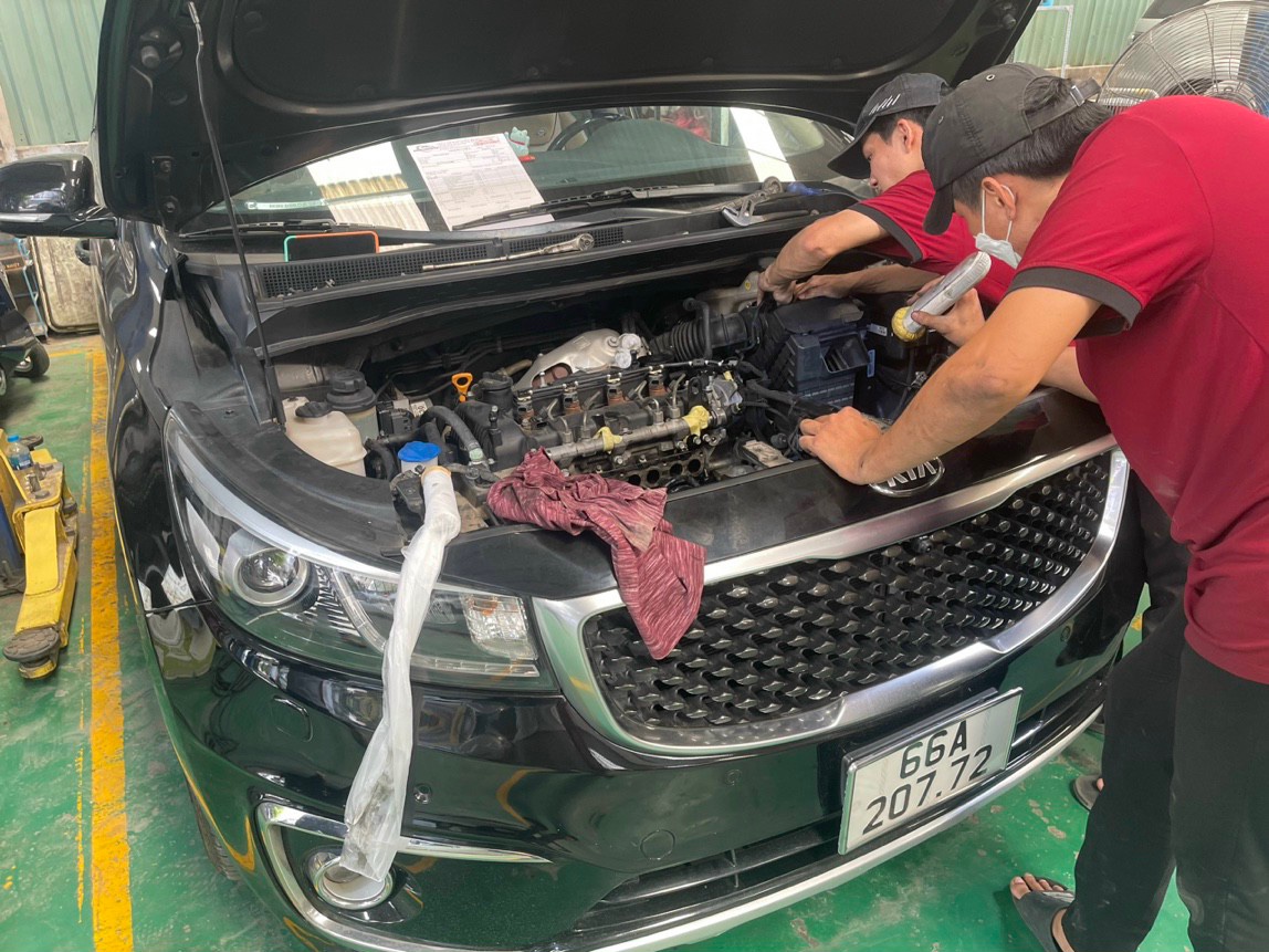 vệ sinh carbon chuyên sâu cho xe Sedona
