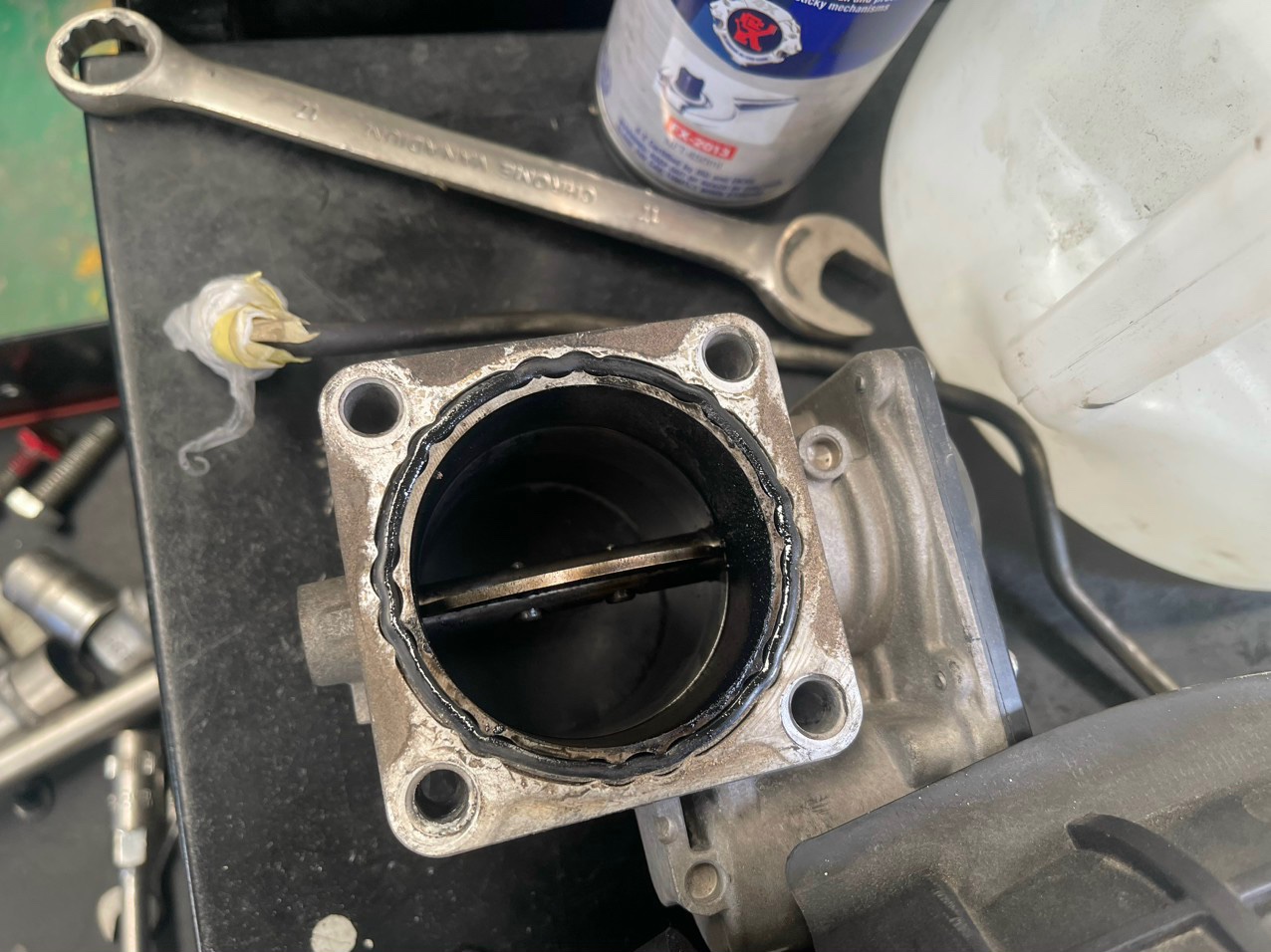vệ sinh carbon chuyên sâu cho xe Sedona