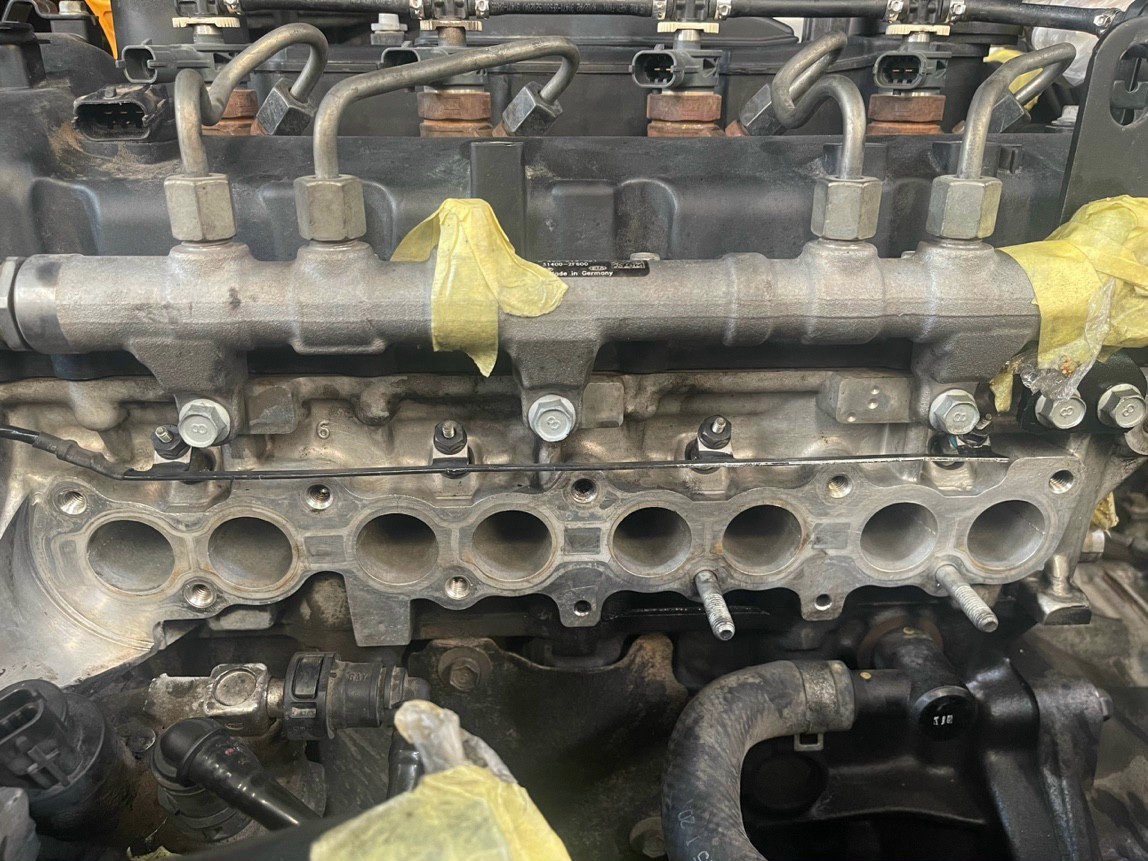 vệ sinh carbon họng nạp cho Sedona