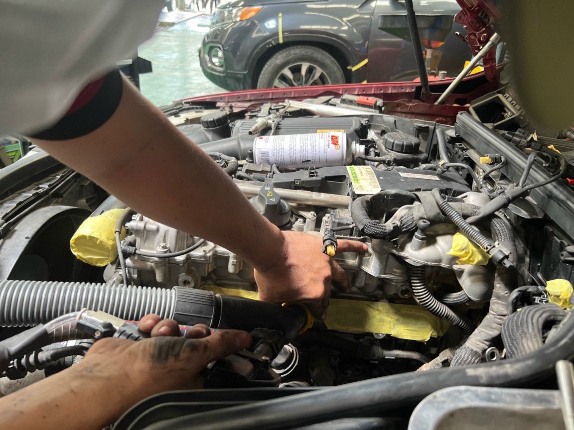  vệ sinh carbon họng nạp chuyên sâu cho Mercedes C200